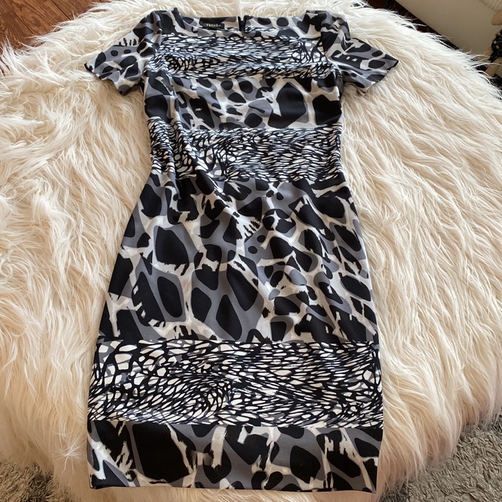 ESCADA body con dress
